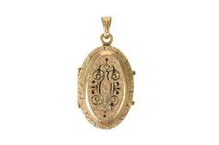 10K Yellow Gold Victorian Etched Orante Mourning Photo Locket Pendant