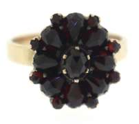 Beautiful Yellow Gold Garnet Cluster Ring