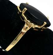 Striking Onyx Ring in Yellow Gold
