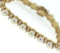 Dazzling 14kt Yellow Gold Pearl and Diamond Bracelet