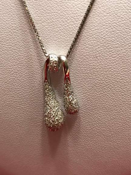 14k white gold ladies chain and diamond pendant