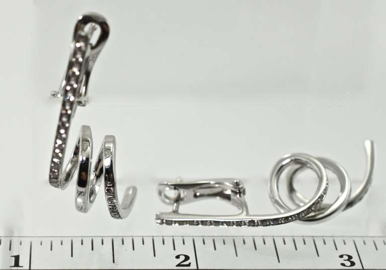 Contemporary 18K White Gold Diamond Earrings