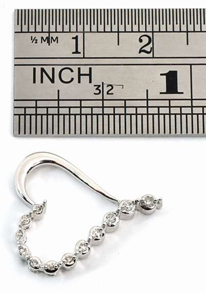 Fashionable Modern Diamond Heart