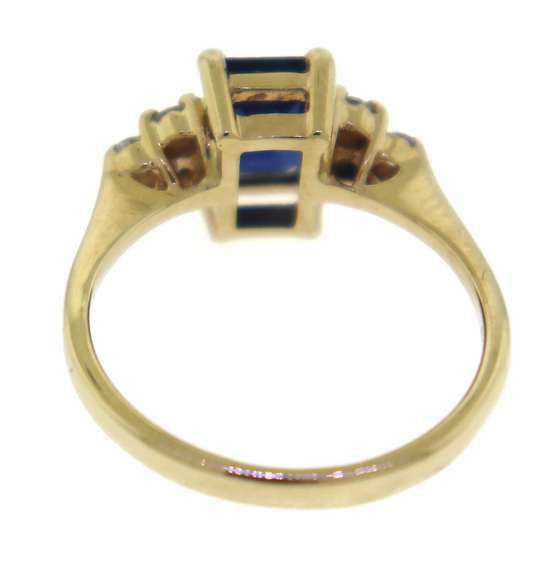 Amazing Yellow Gold Sapphire and Diamond Ring