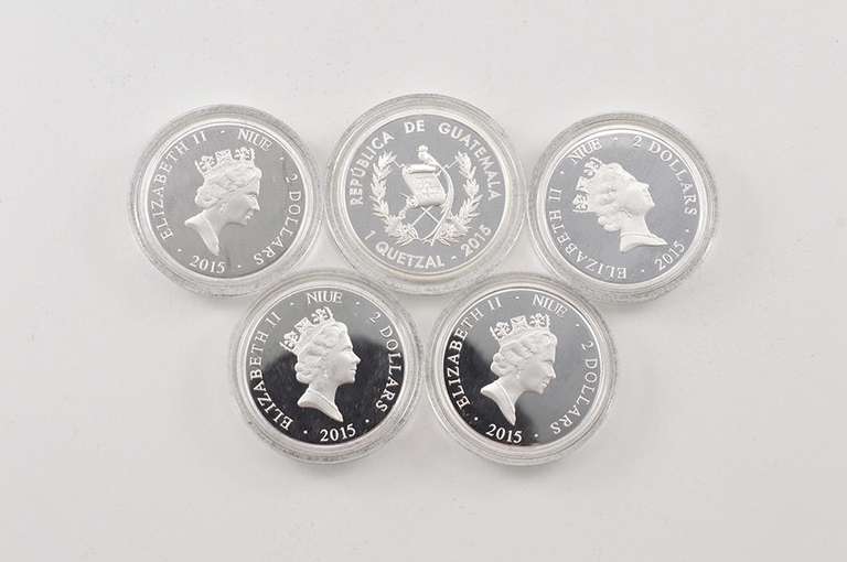 (4) 2015 Niue $2 (1) 2015 Guatemala 1 Quetzal Silver 5 Coin Set Box