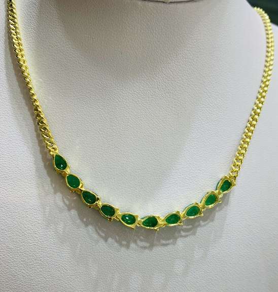 6.0 Carat Emerald Necklace in 18kt Solid Yellow Gold