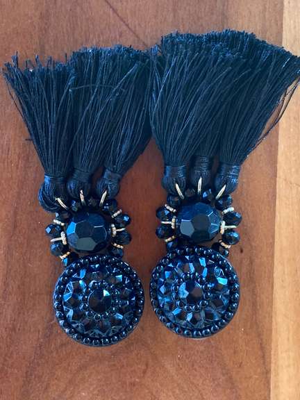 Fashion Tassel Earrings in Black