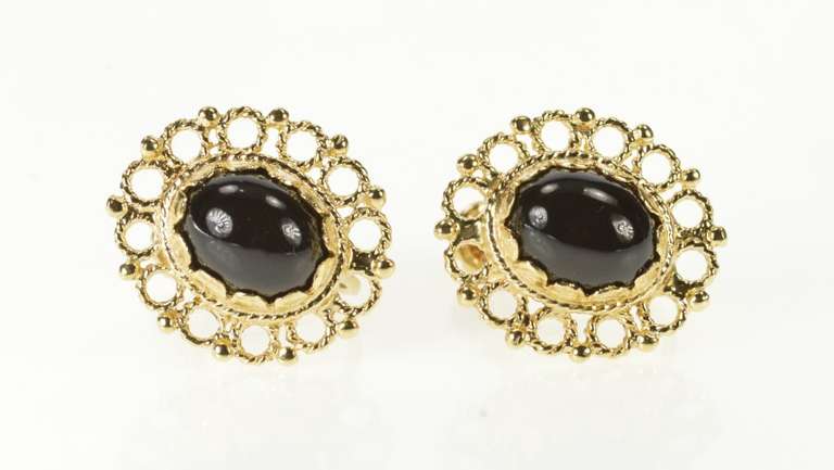 14K Yellow Gold Retro Black Onyx Cabochon Filigree Screw Back Earrings