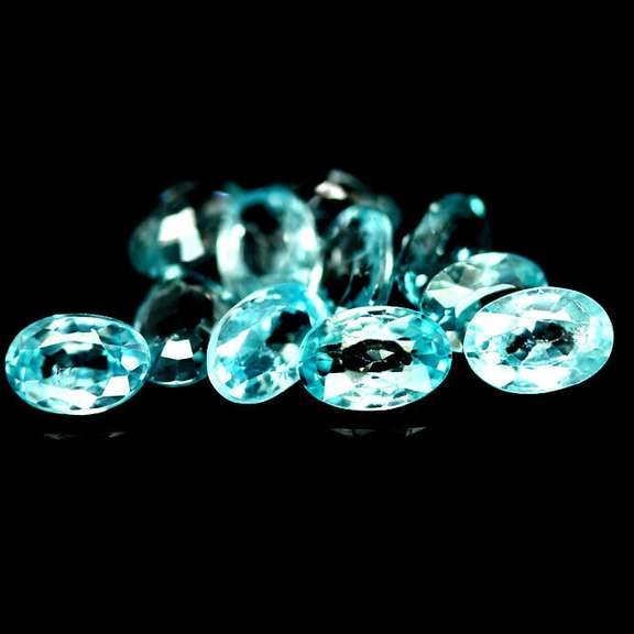 Radiant 7.65ct baby blue Zircon set