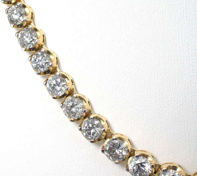 Diamond Necklace in 14K Yellow Gold