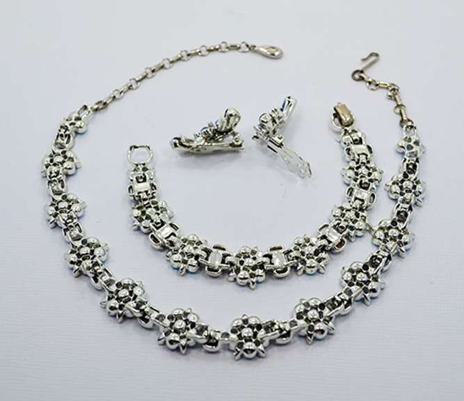 Gorgeous Designer Lisner Necklace, Bracelet & Earrings Set