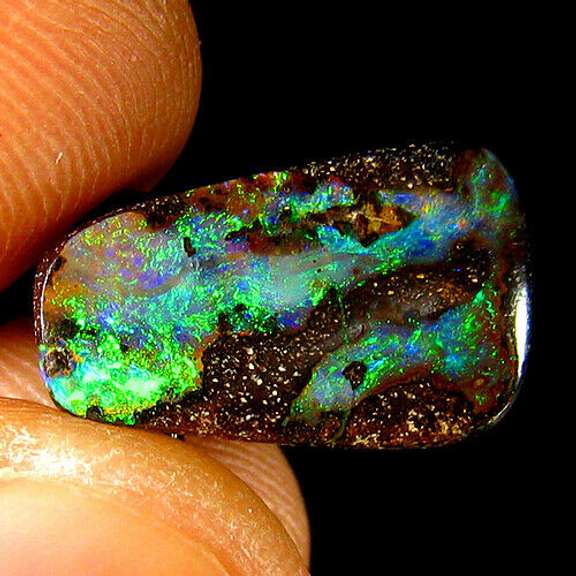 Fantastic 13.19ct Koroit Boulder Opal pendant