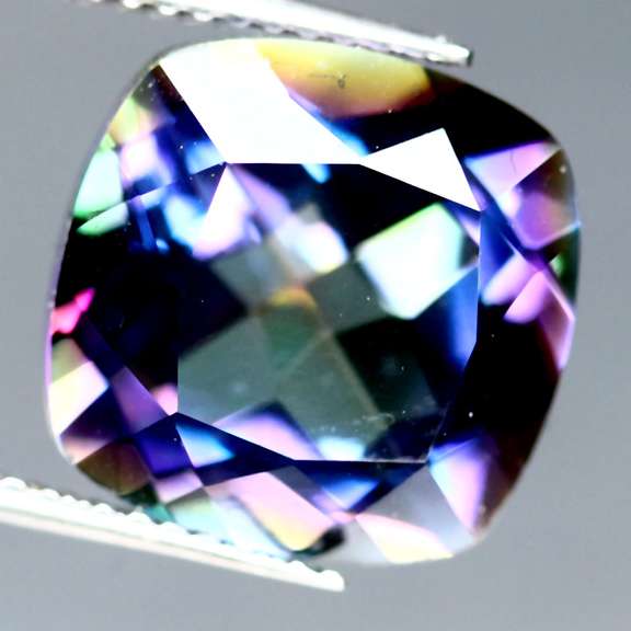 Brilliant multi-color 12.1mm 6.96ct Mystic Quartz