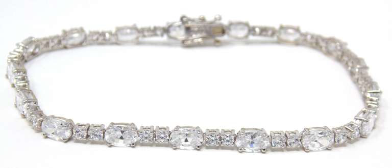 Elegant Oval & Round CZ Lin Bracelet
