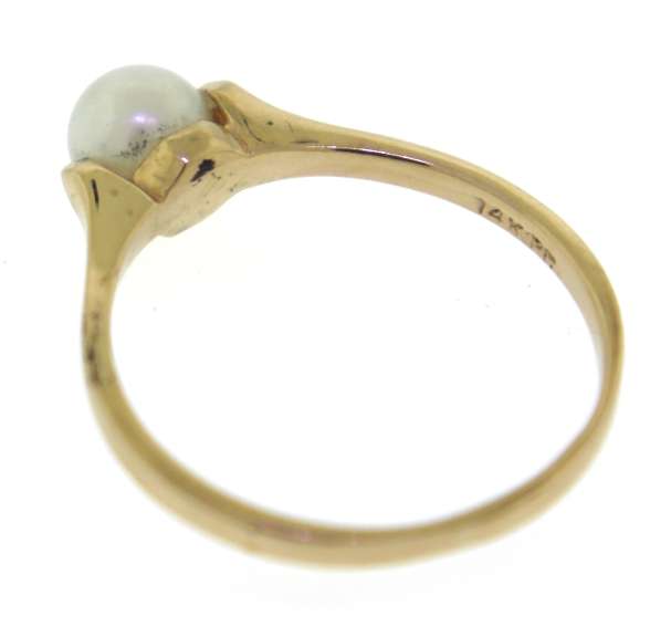 Simple Yellow Gold Pearl Ring