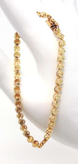 Pretty 14kt YG Diamond Cut Circle Link Bracelet