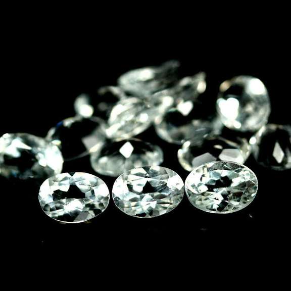 Glittering 14.04ct UNHEATED diamond white Topaz set