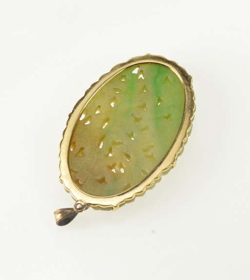 14K Yellow Gold Ornate Oval Carved Jadeite Flower Floral Motif Pendant