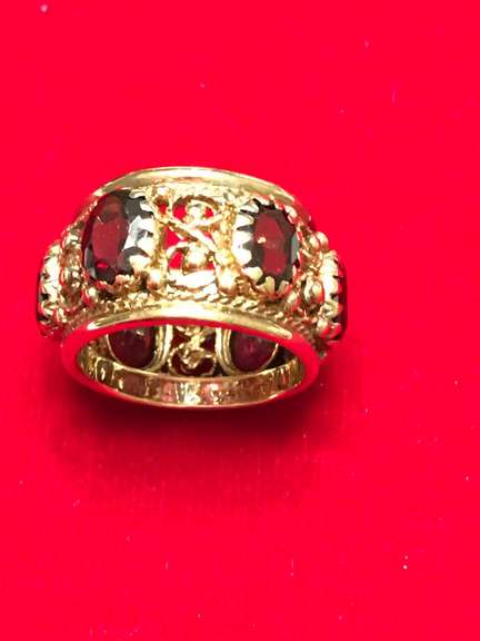 Ladies 14k vintage garnet ring/band