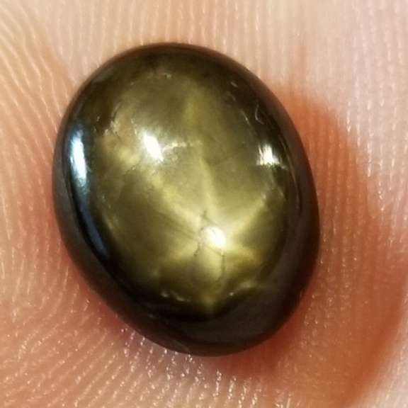 Stunning 5.80ct unheated Star Sapphire
