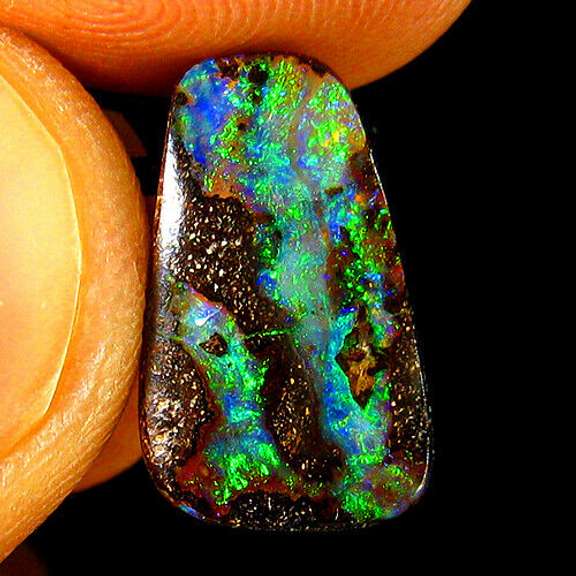 Fantastic 13.19ct Koroit Boulder Opal pendant