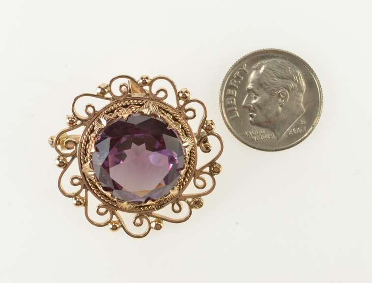 10K Yellow Gold Retro Round Scroll Trim Amethyst Statement Pendant/Pin