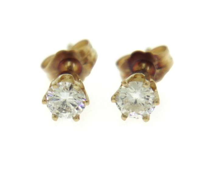 Elegant Round Brilliant Cut Diamond Stud Earrings