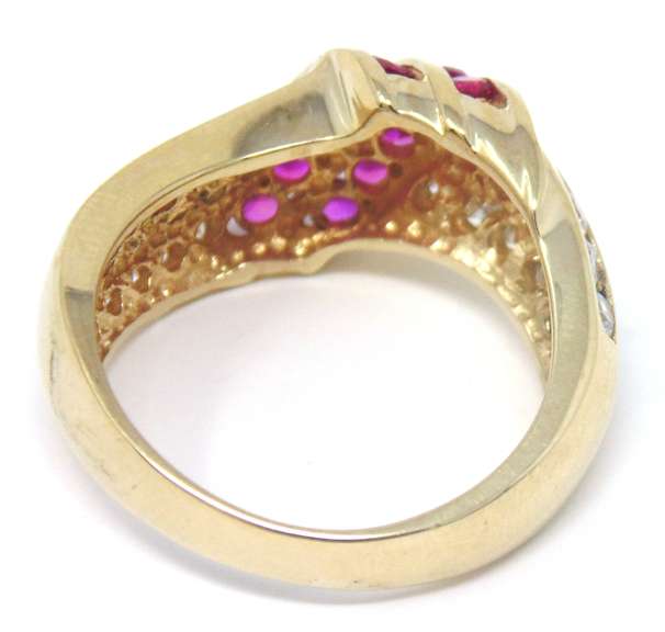 Beautiful 14kt Yellow Gold Red & White CZ Ring