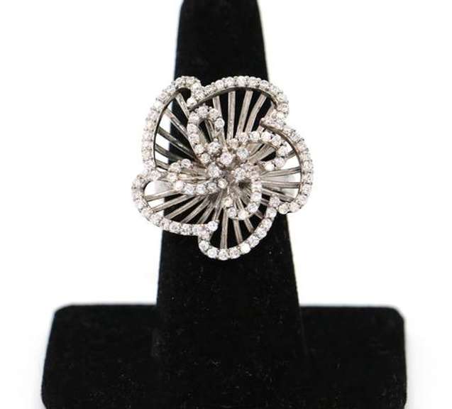 Bianci sterling silver flower ring