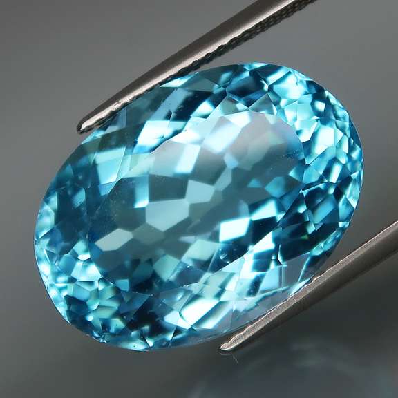 Glittering and huge! 25.20ct vivid sky blue Topaz
