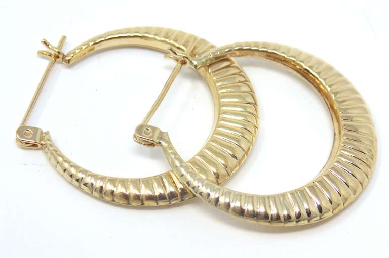 Beautiful Yellow Gold Ribbed Earrings