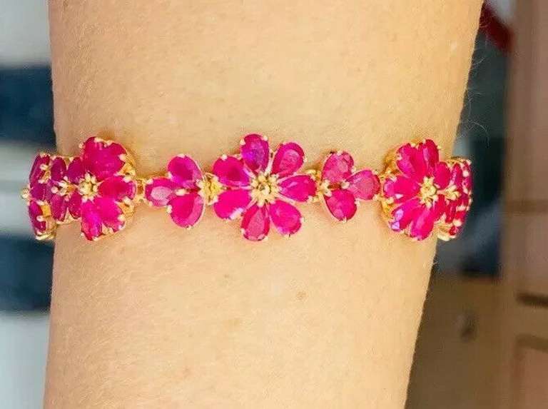 23.0 Carat Ruby Floral Bracelet in 14kt Gold