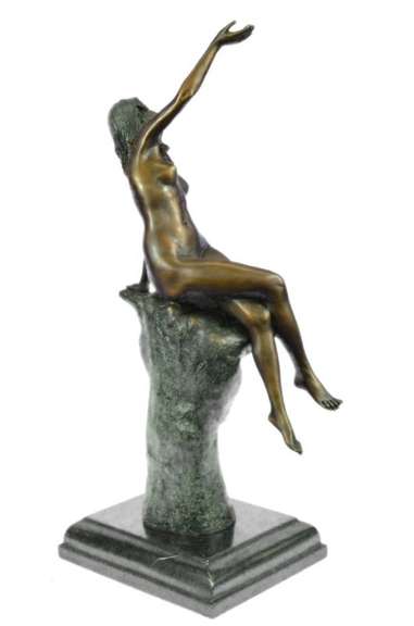 Abstract Modern Art Girl Sitting on Hand Bronze Sculpture