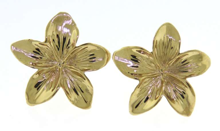 Beautiful Yellow Gold Flower Stud Earrings