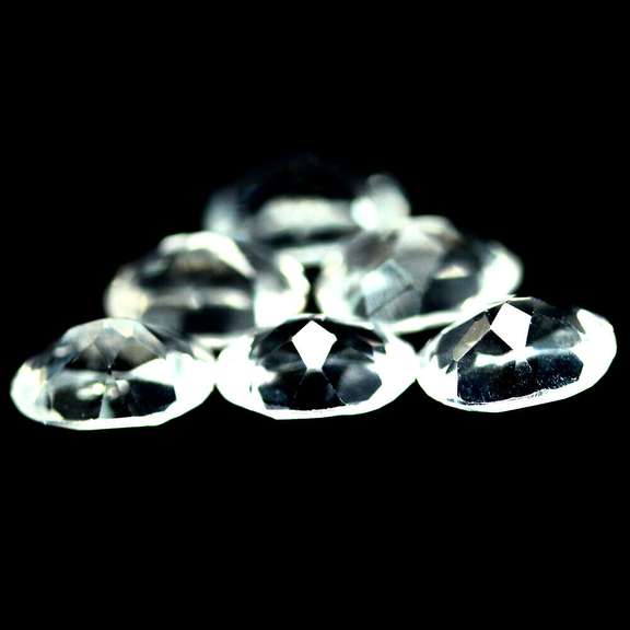 Glittering 5.86ct UNHEATED diamond white Topaz set