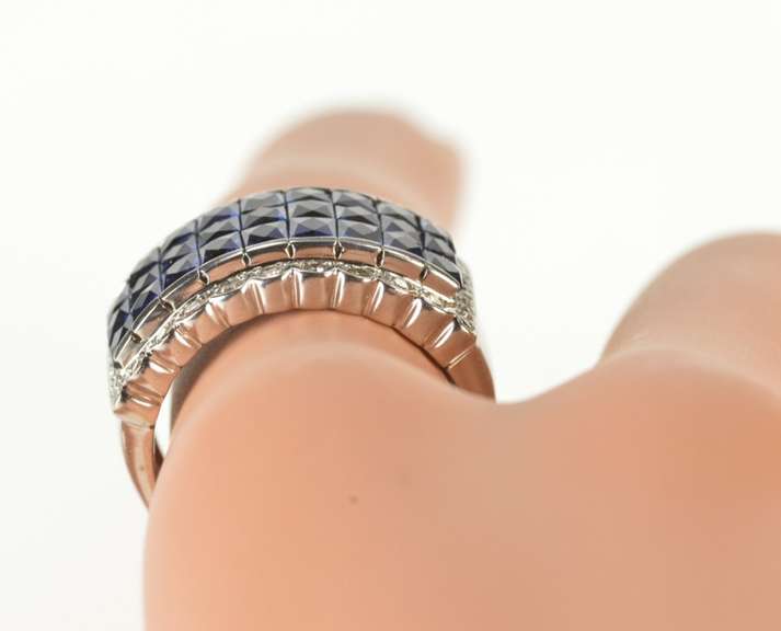 18K White Gold Princess Sapphire Diamond Scalloped Halo Ring