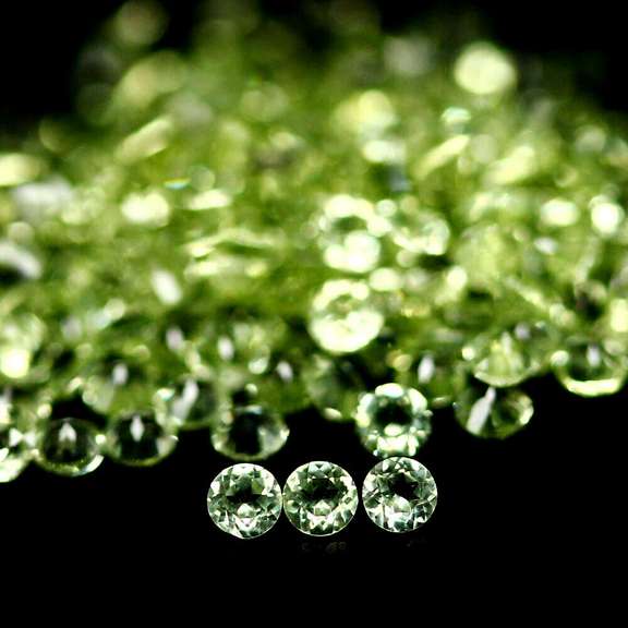 Brilliant 5.19ct set of matched diamond cut Peridot