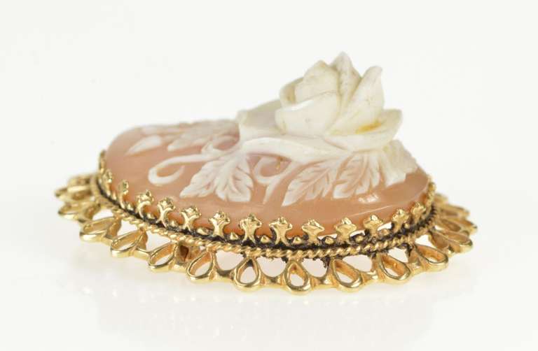 14K Yellow Gold Rose Floral Carved Shell Ornate Cameo Pendant/Pin