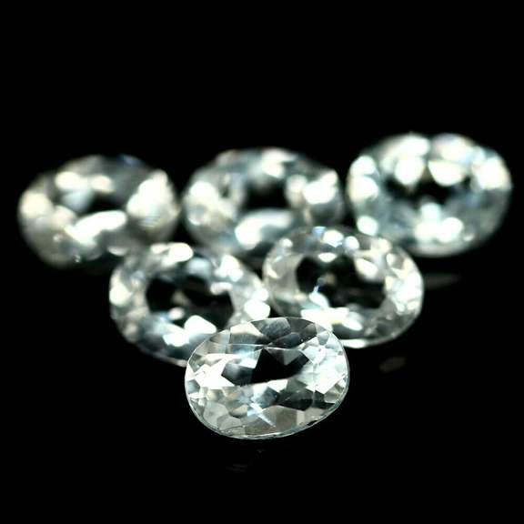 Glittering 5.86ct UNHEATED diamond white Topaz set