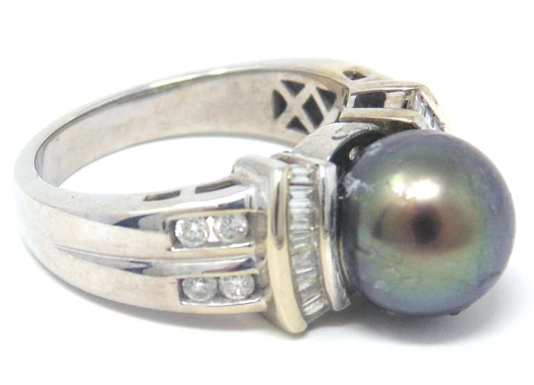 Elegant 14kt White Gold Pearl and Diamond Ring