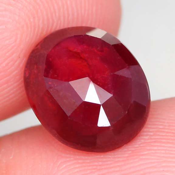 Captivating 4.95ct deep red Ruby