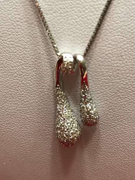 14k white gold ladies chain and diamond pendant
