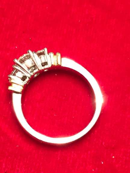 LADIES 14K GOLD AND DIAMOND RING 1.00 CARAT