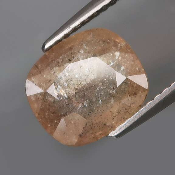 Look at this 3.86ct UNHEATED Tanzanian Sapphire!