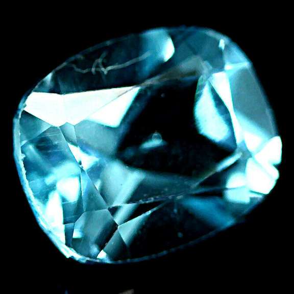 Brilliant 5.09ct cushion cut sky blue Topaz