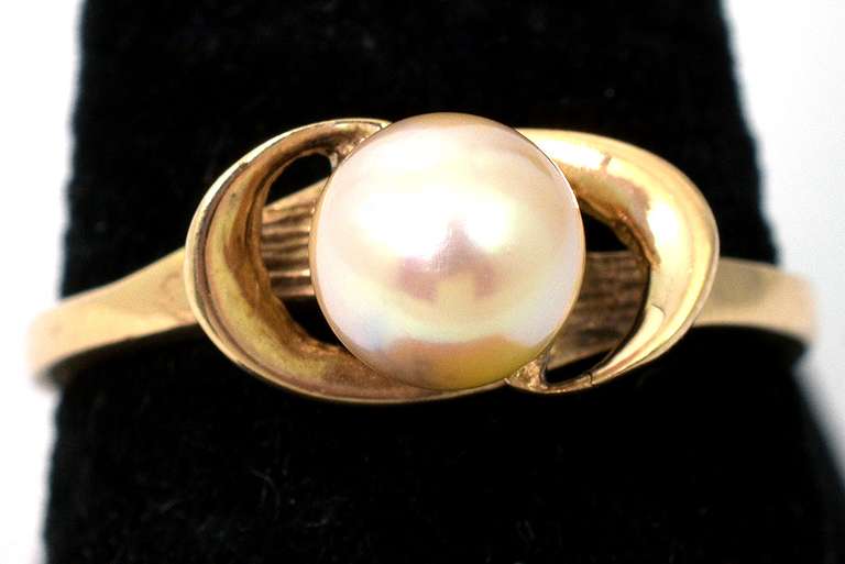 Vintage Pearl Ring in Yellow Gold