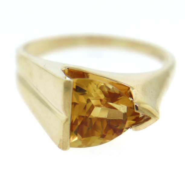Pretty Yellow Gold Citrine Trillion Ring