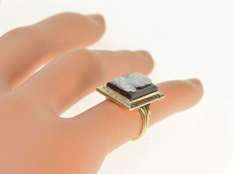 10K Yellow Gold Art Deco Two Tone Black Onyx Carved Cameo Ring