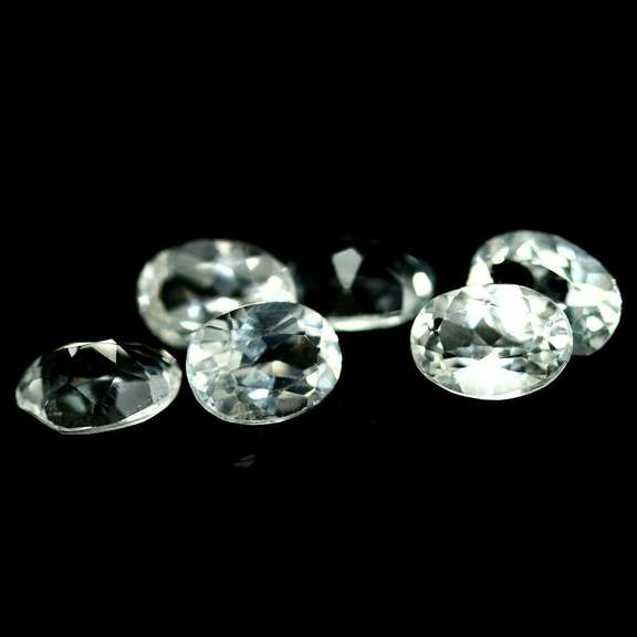 Glittering 5.86ct UNHEATED diamond white Topaz set