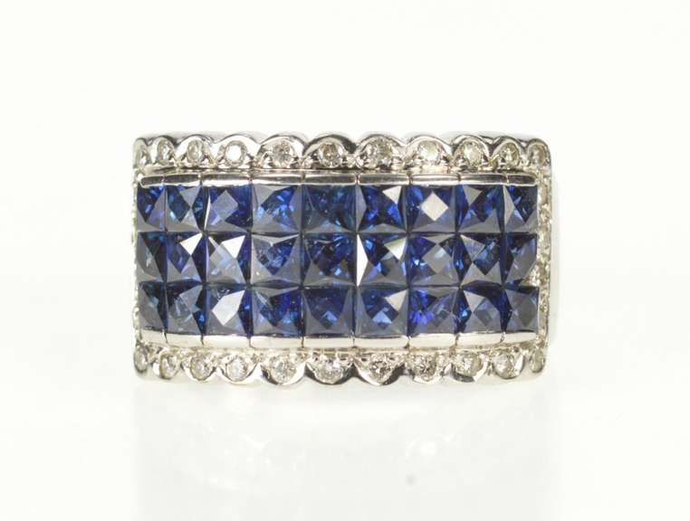 18K White Gold Princess Sapphire Diamond Scalloped Halo Ring